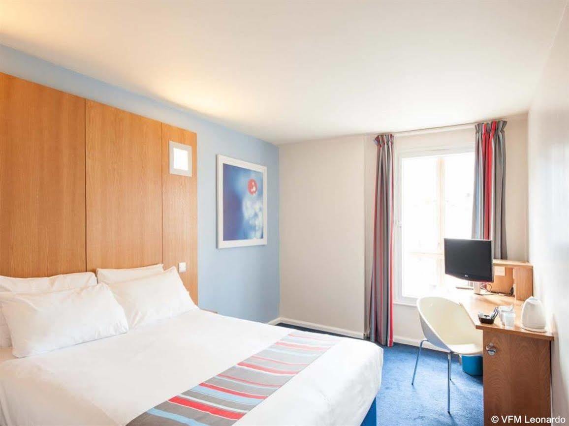 Ramada Encore ยอร์ค ภายนอก รูปภาพ